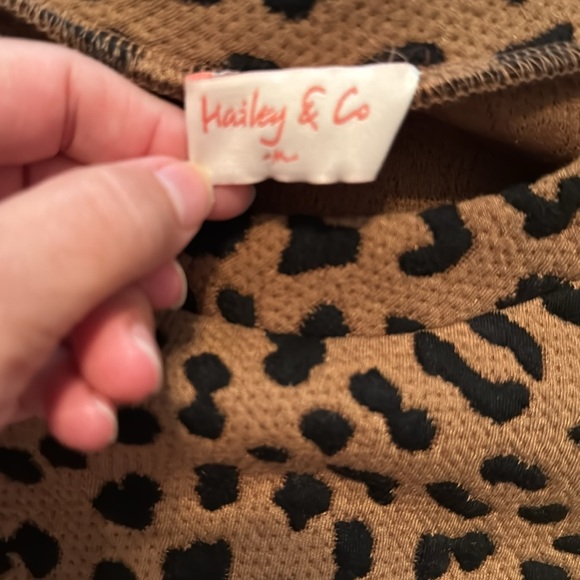 Leopard Print Top - Picture 3 of 4